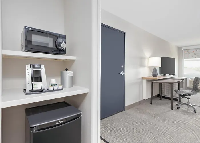 - Hood Area By Ihg 3*