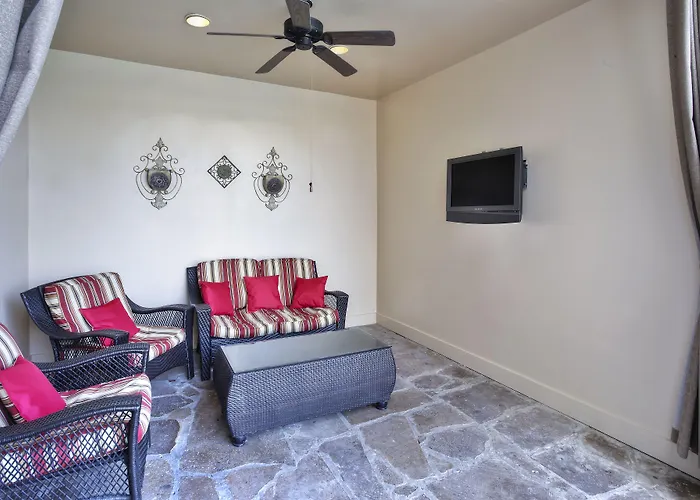 - Hood Area By Ihg