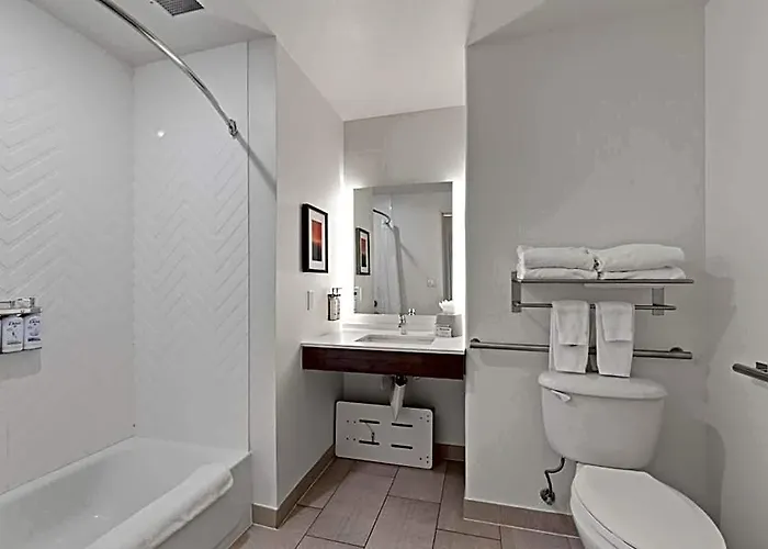 - Hood Area By Ihg Hotel